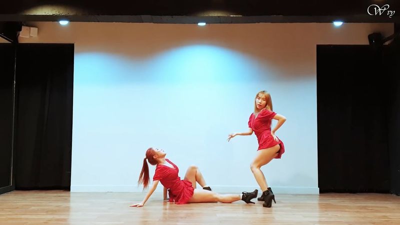 [Waveya]EVERGLOW - Bon Bon Chocolat cover dance 高清视频在线下载 W1903270111 Waveya2019 第3张