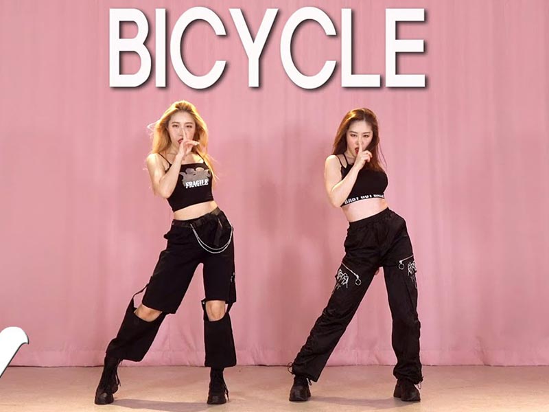[4K视频]金请夏(ChungHa)最新单曲 – Bicycle ❤ Waveya舞蹈翻跳教学~ W202103230111 Waveya2021 第1张