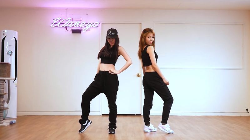 [Waveya]iKON - BLING BLING cover dance 高清视频在线下载 W201705300111 Waveya2017 第3张