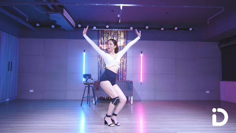 [IDance]Britney Spears - Slumber Party / Roxy Choreography 高清视频在线下载 iDance Studio 第2张